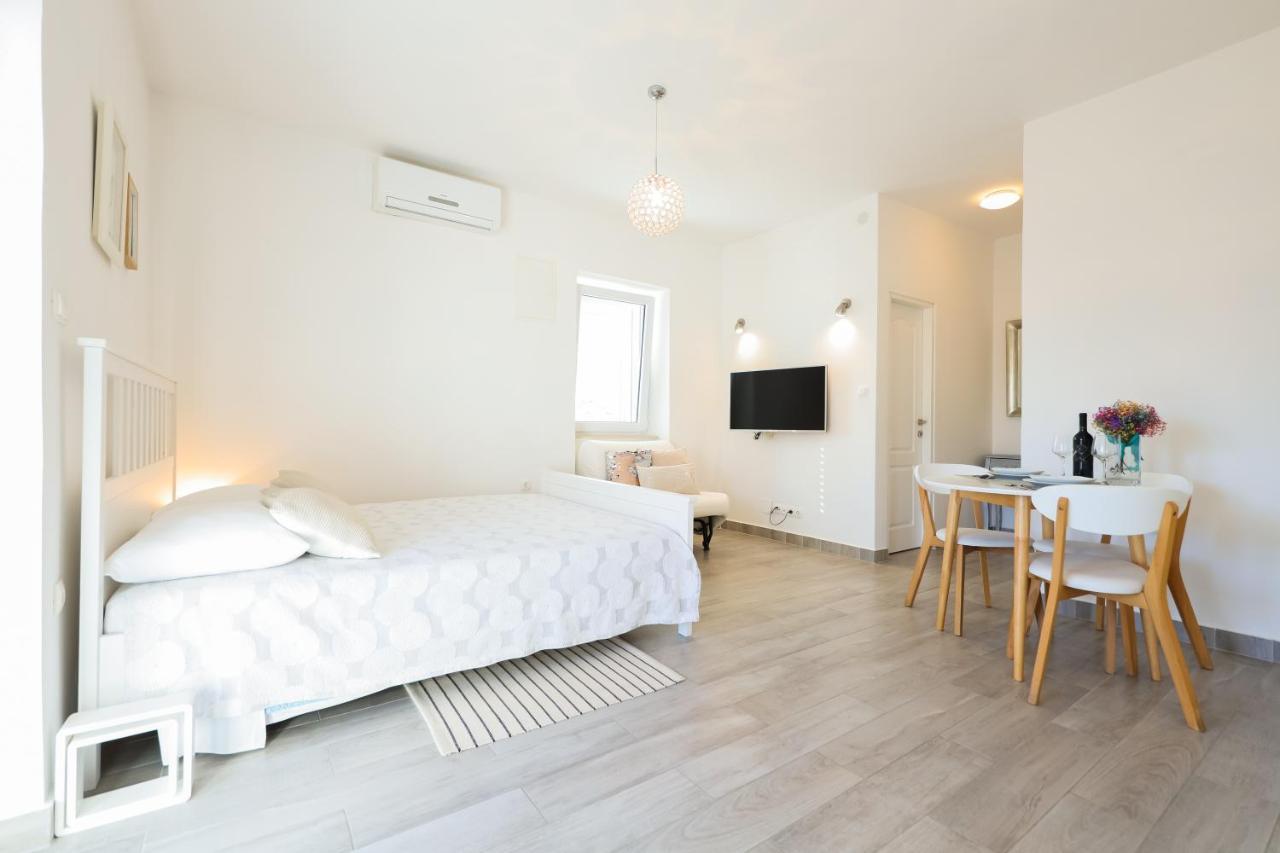 Pavle'S Apartment Zadar Bagian luar foto