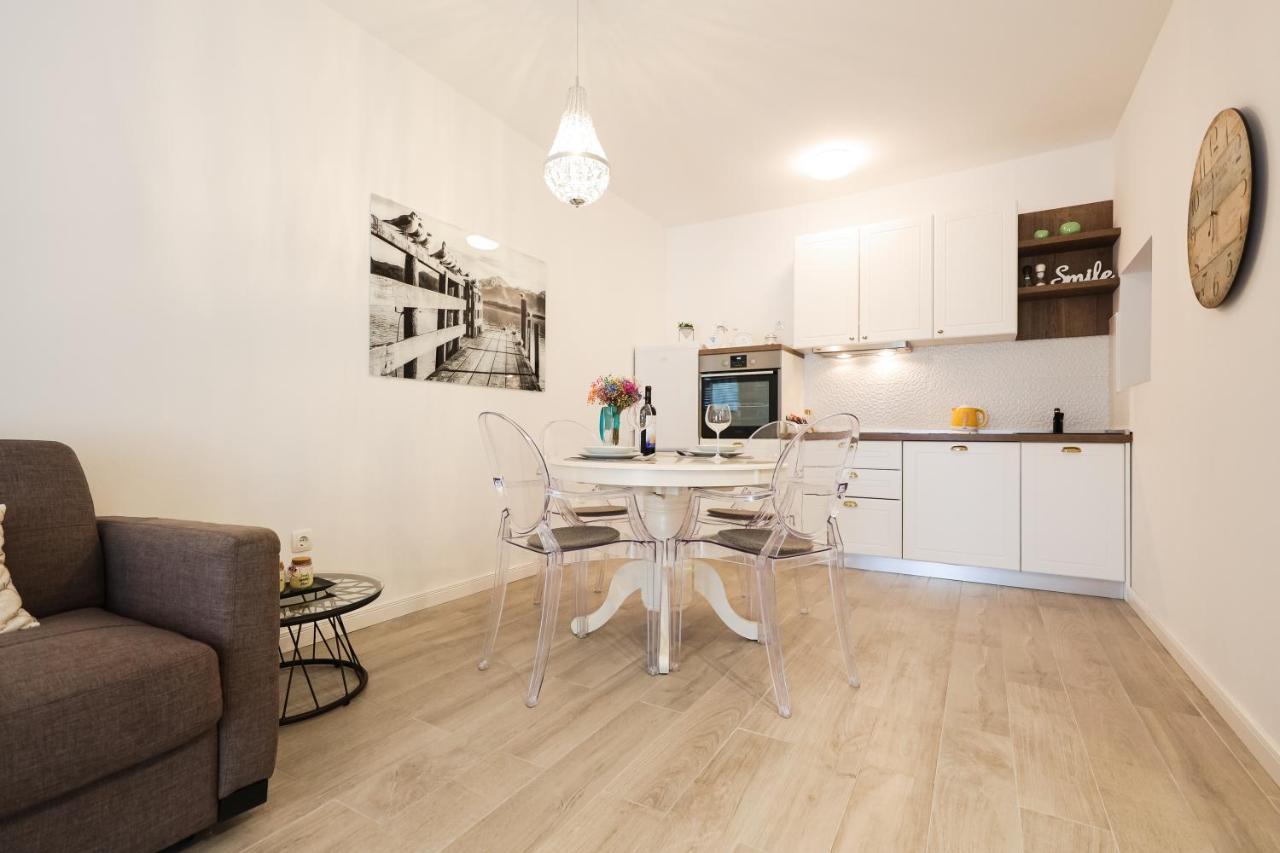 Pavle'S Apartment Zadar Bagian luar foto