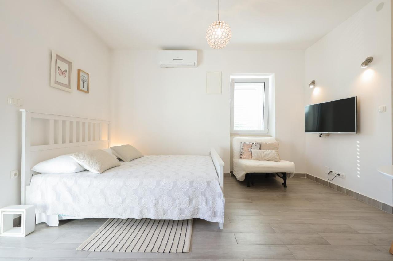 Pavle'S Apartment Zadar Bagian luar foto