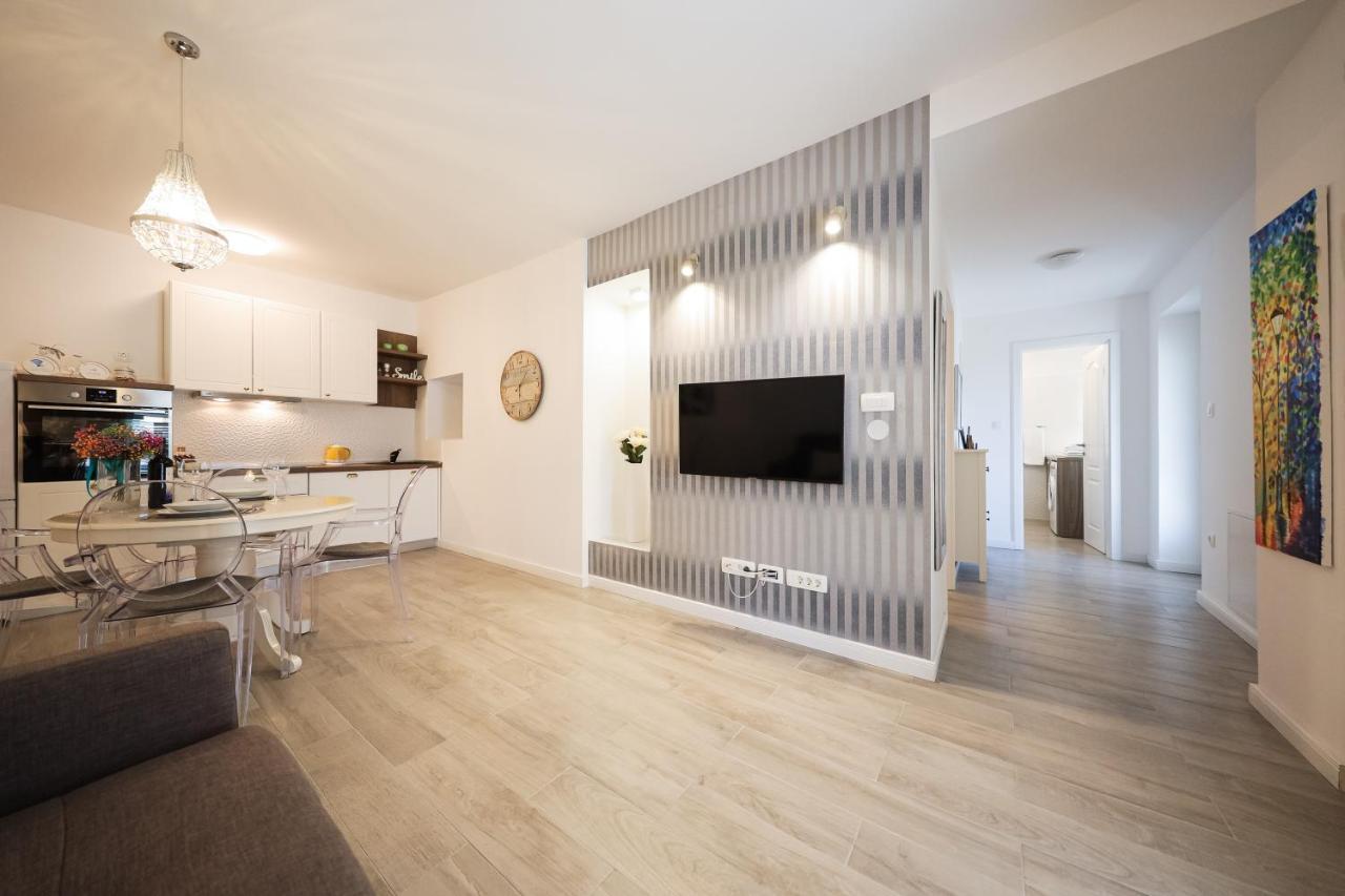 Pavle'S Apartment Zadar Bagian luar foto