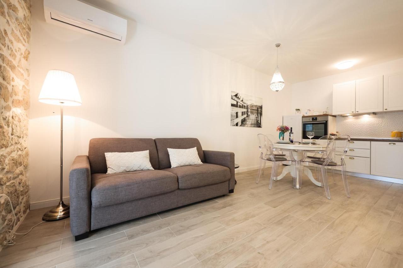 Pavle'S Apartment Zadar Bagian luar foto