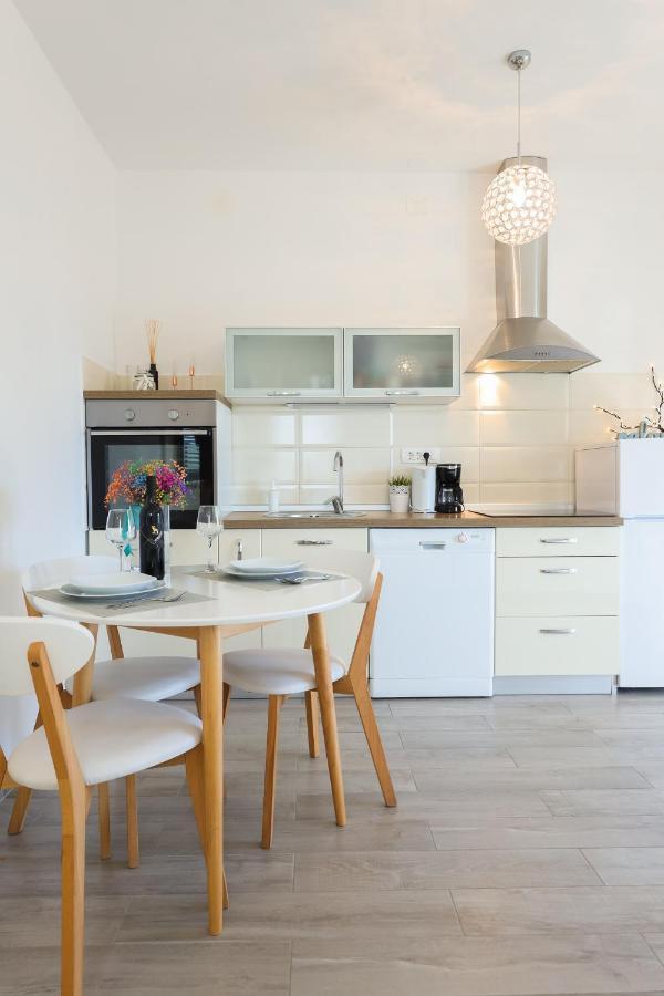 Pavle'S Apartment Zadar Bagian luar foto