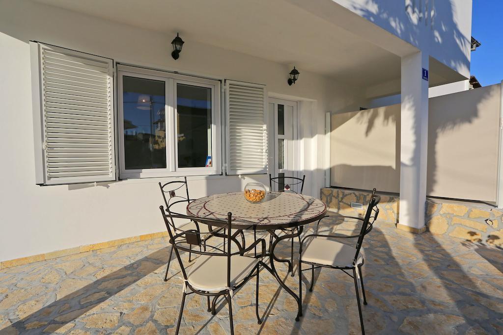 Pavle'S Apartment Zadar Bagian luar foto